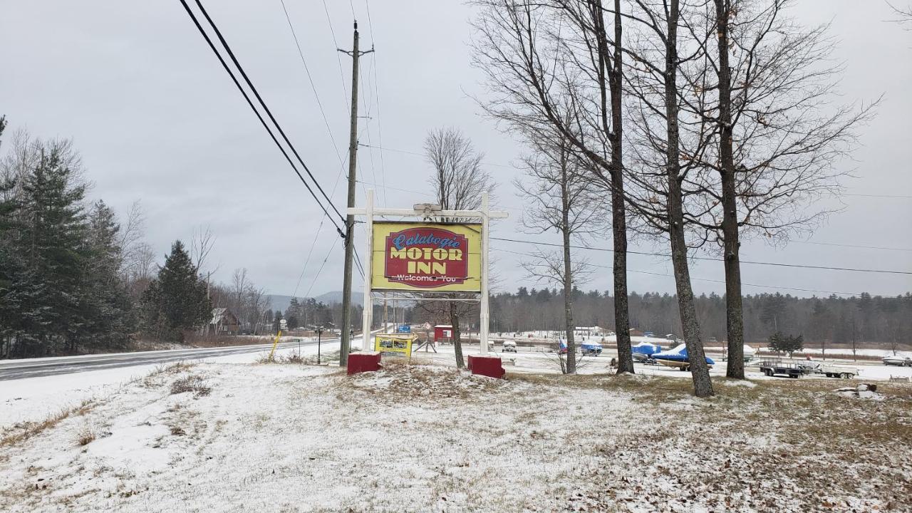 Calabogie Motor Inn エクステリア 写真