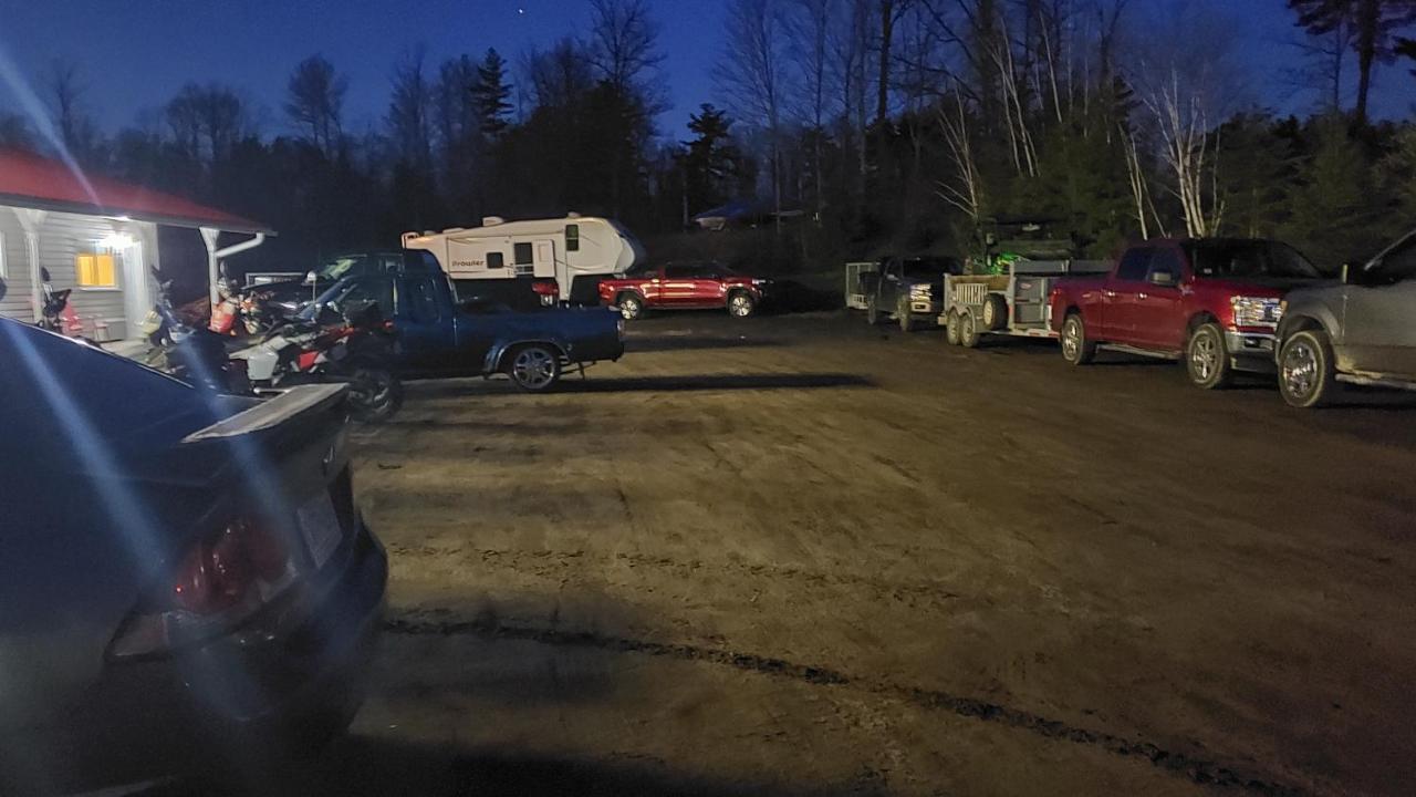 Calabogie Motor Inn エクステリア 写真
