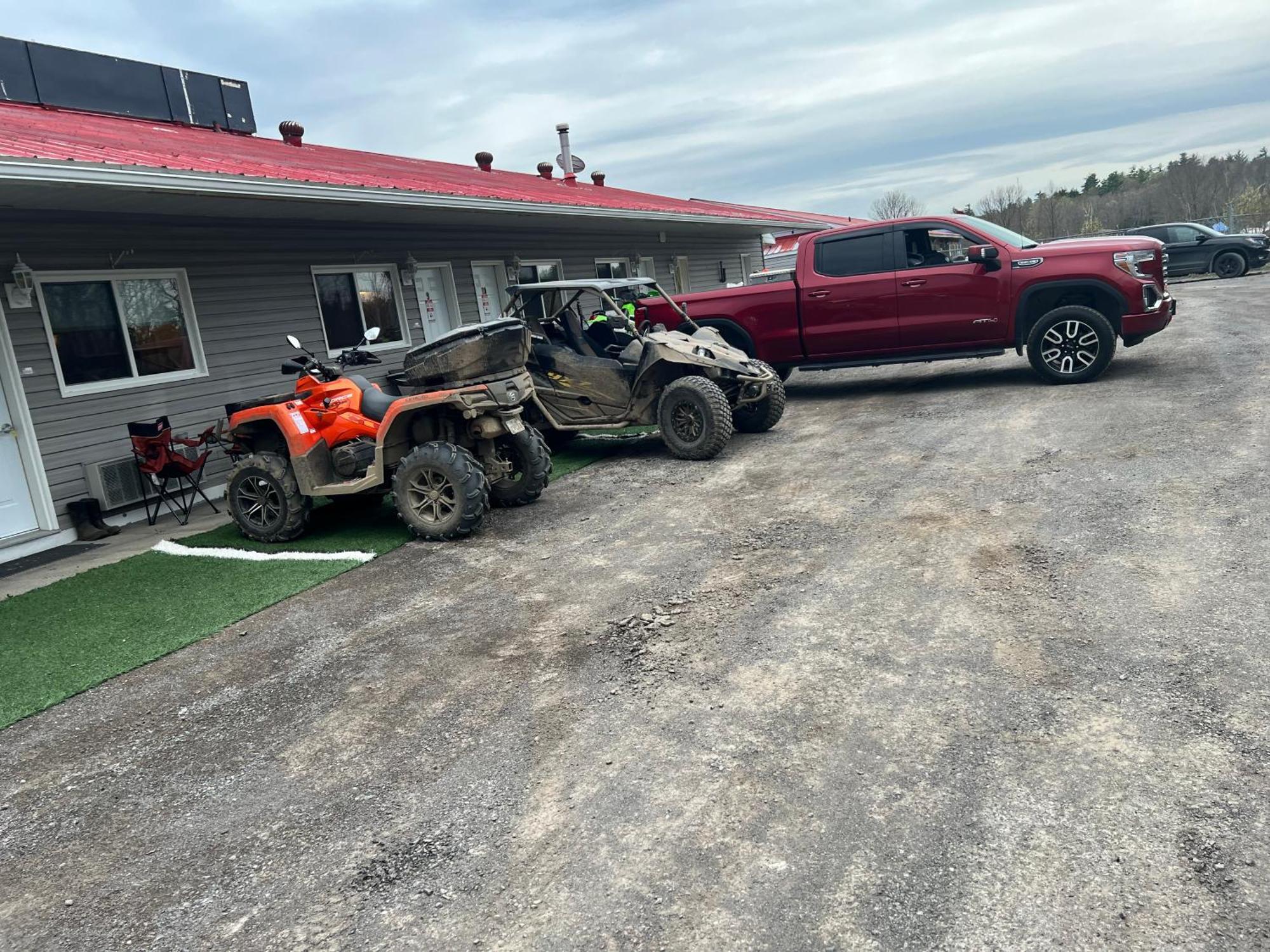 Calabogie Motor Inn エクステリア 写真