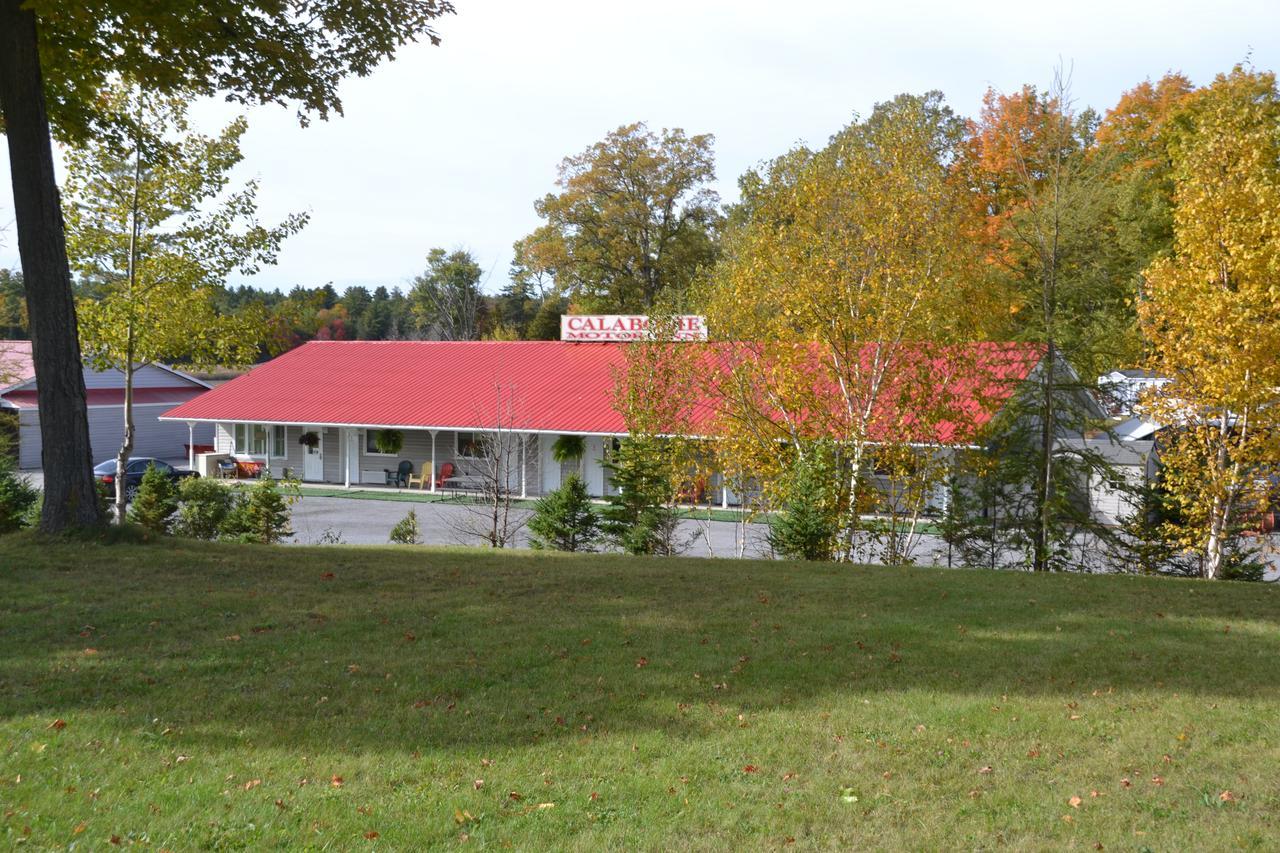 Calabogie Motor Inn エクステリア 写真